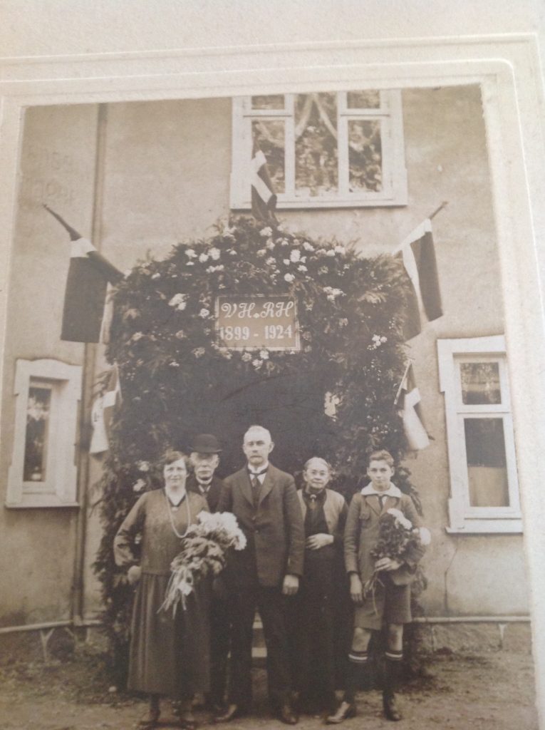 Ægteparret Hansen Due ved deres sølvbryllup i 1924